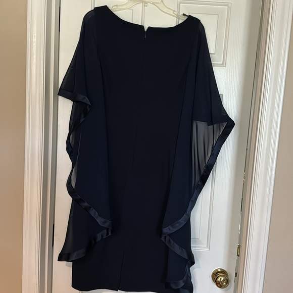 Jessica Howard Chiffon Cape Dress Navy Size 16 NWOT - Picture 4 of 6